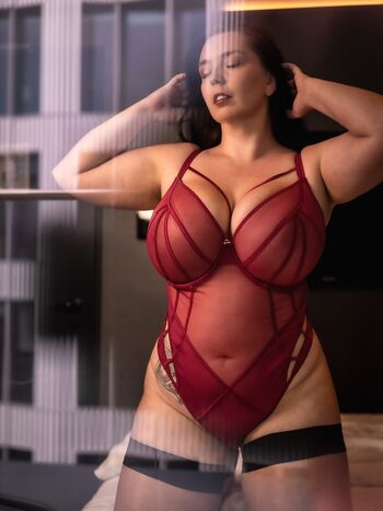 Full leaked Bella mona private onlyfans photo