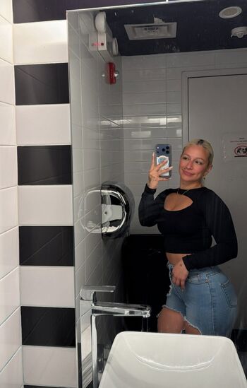 Full leaked Bella thiccc private onlyfans photo