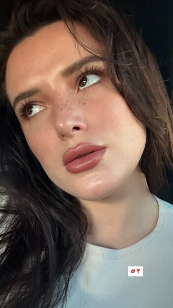 Full leaked Bella thorne  page private onlyfans photo