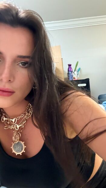 Full leaked Bella thorne  page private onlyfans photo