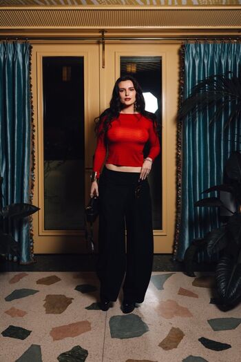 Full leaked Bella thorne  page private onlyfans photo