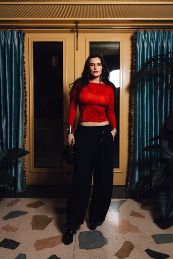 Full leaked Bella thorne  page private onlyfans photo