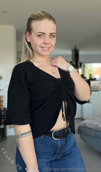 Full leaked Bellablondofficial page private onlyfans photo