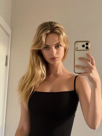 Full leaked Bellashhh private onlyfans photo