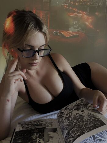 Full leaked Bellashhh private onlyfans photo