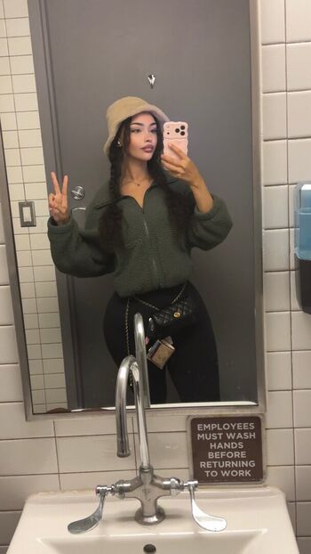 Full leaked Bellisimaxxx private onlyfans photo