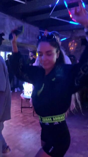 Full leaked Benvivien private onlyfans photo