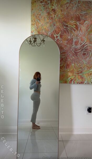 Full leaked Bigcakealyssa private onlyfans photo