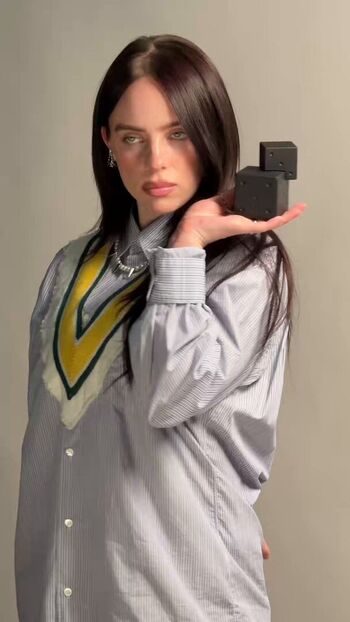 Full leaked Billi eilish private onlyfans photo