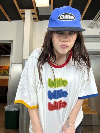 Full leaked Billie eilish  page private onlyfans photo