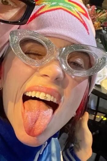 Full leaked Billie eilish  page private onlyfans photo