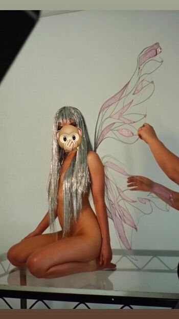 Full leaked Billie eilish  page private onlyfans photo