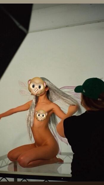 Full leaked Billie eilish  page private onlyfans photo