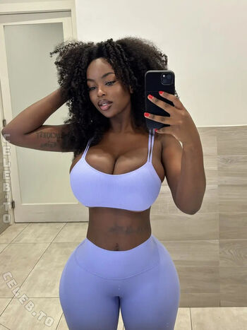 Full leaked Bimbonique private onlyfans photo