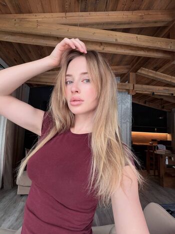 Blondinka Drive Angelina