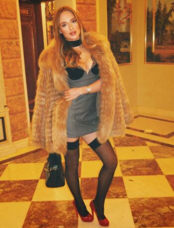 Blondinka Drive Angelina