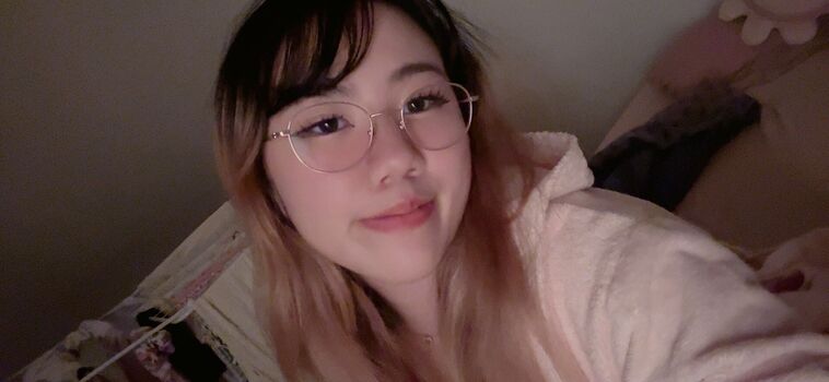 Full leaked Blushingsora private onlyfans photo