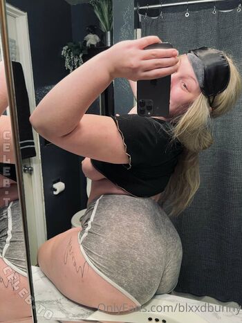 Full leaked Blxxdbunny private onlyfans photo