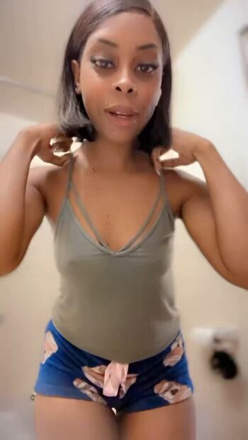 Full leaked Bouncedizaszinyafacez private onlyfans photo
