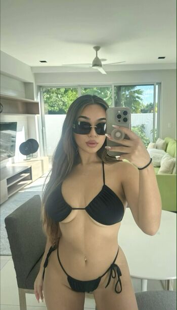 Full leaked Breebunzy private onlyfans photo