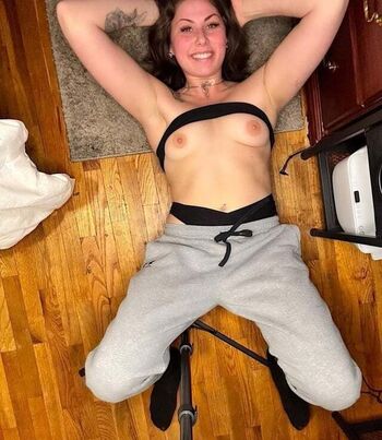 Full leaked Brittsprettypeach private onlyfans photo