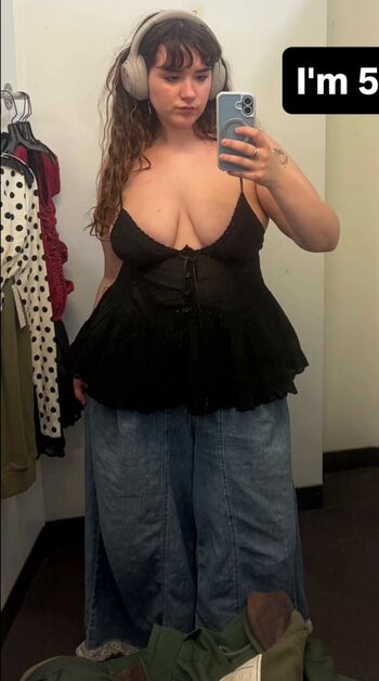 Full leaked Karma bae/ private onlyfans photo