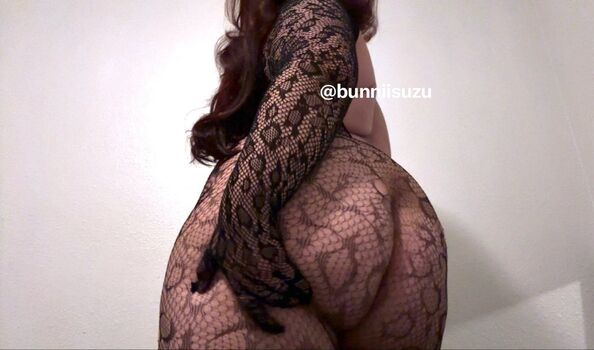 Full leaked Bunniisuzu private onlyfans photo