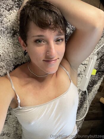 Full leaked Bunnybuttzee private onlyfans photo