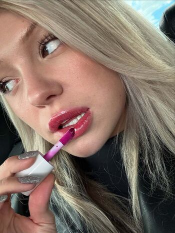 Full leaked Bunnylia private onlyfans photo