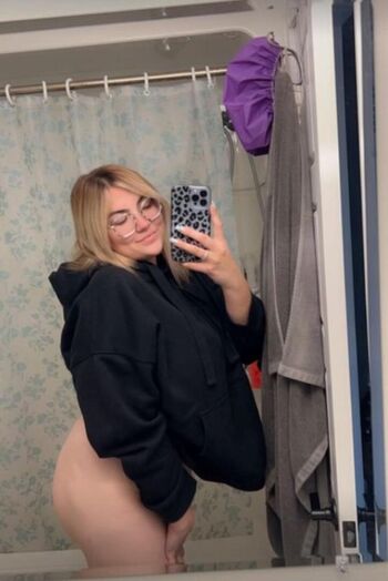 Full leaked Bustykait private onlyfans photo