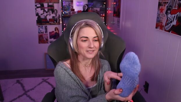 Caitlin Marie Reacts