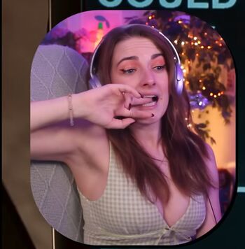 Caitlin Marie Reacts