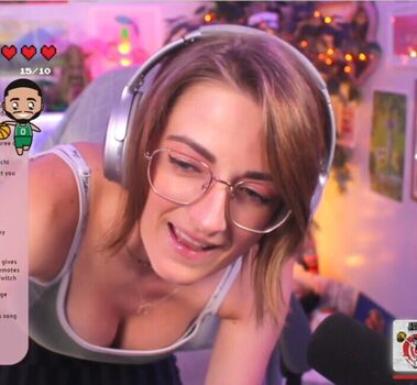 Full leaked Caitlin marie reacts private onlyfans photo