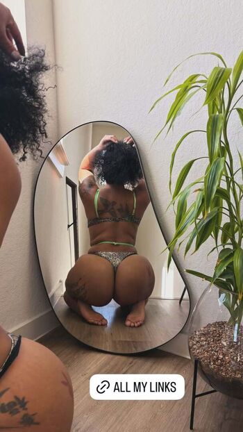 Full leaked Cakequeenmami private onlyfans photo