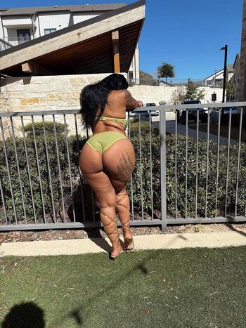 Full leaked Cakequeenmami private onlyfans photo