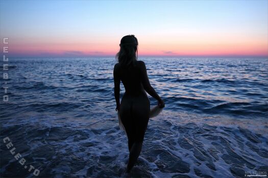 Full leaked Cara mell page private onlyfans photo