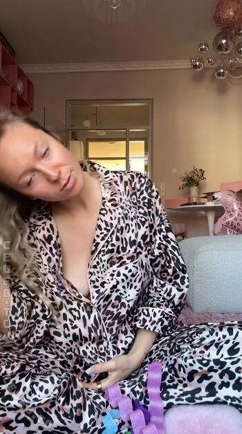 Full leaked Caramella private onlyfans photo