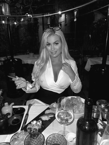 Full leaked Carla moreau private onlyfans photo