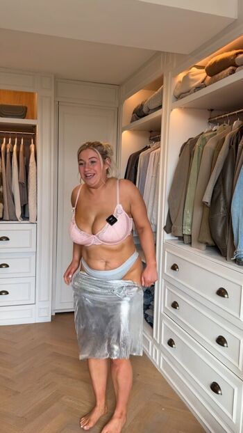 Full leaked Carys whittaker busybeecarys private onlyfans photo