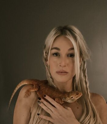 Full leaked Cassie private onlyfans photo