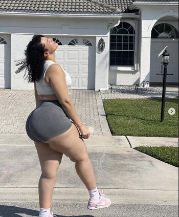 Full leaked Cbooooty private onlyfans photo