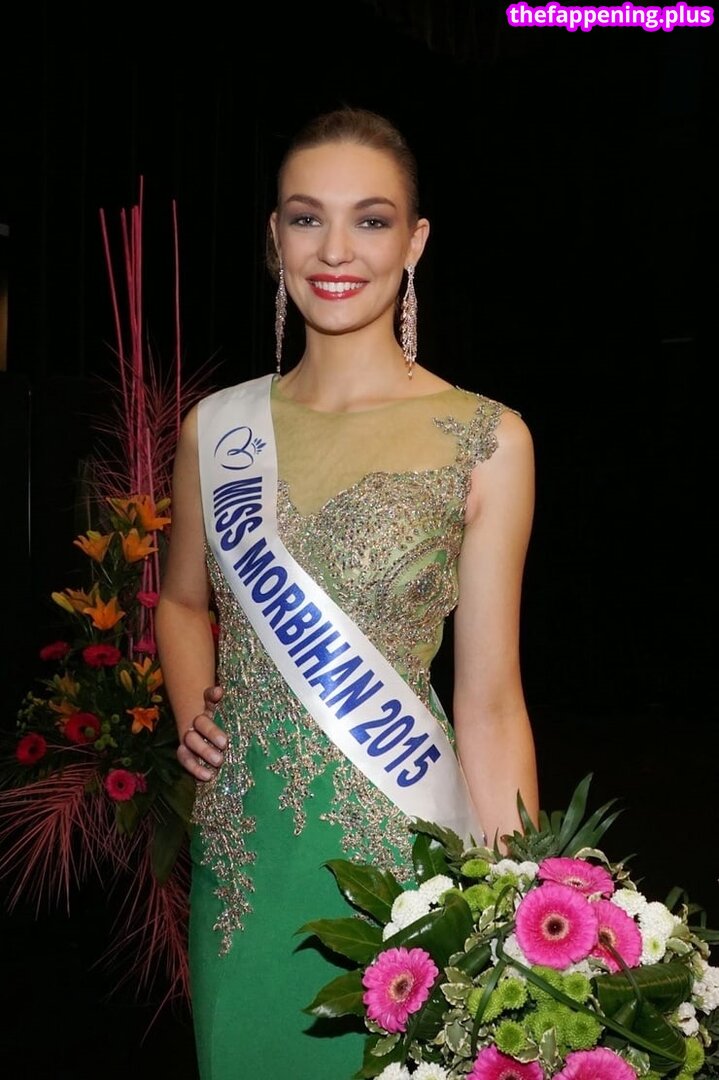 Cécile Fourrier Naakte OnlyFans Foto #1