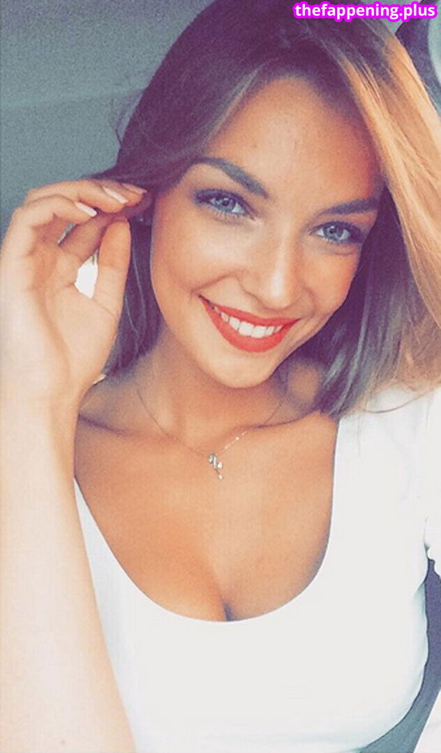 Cécile Fourrier Meztelen OnlyFans Fotó #8