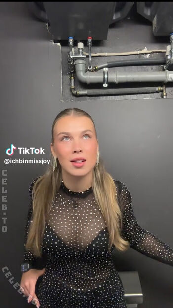 Full leaked Celinajoyy private onlyfans photo