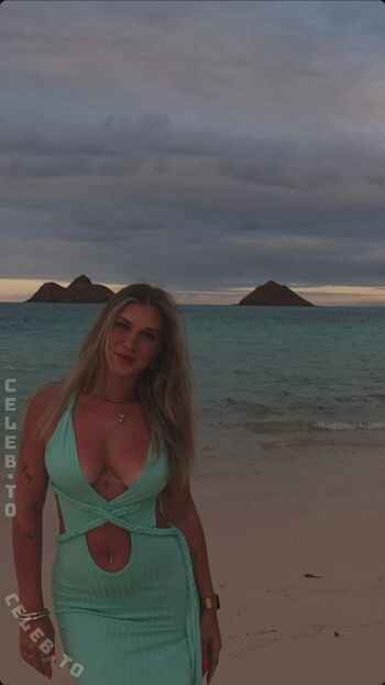 Full leaked Celinajoyy private onlyfans photo