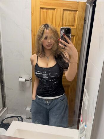 Full leaked Cellow page private onlyfans photo