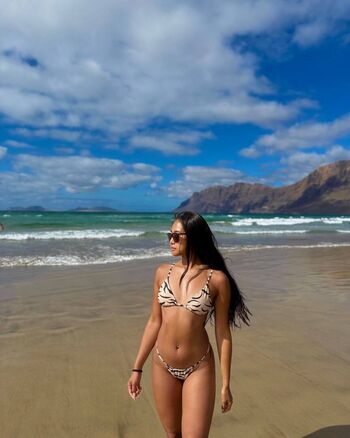 Full leaked Charlottereyes private onlyfans photo