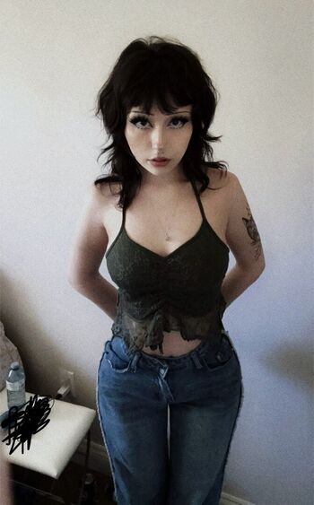 Full leaked Charlxvesmilk private onlyfans photo