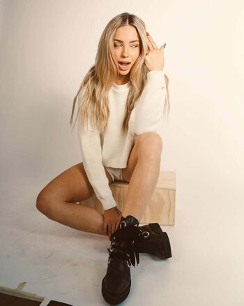 Full leaked Charly jordan  page private onlyfans photo