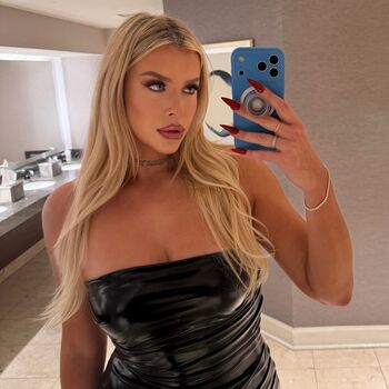 Full leaked Chelsyalondon private onlyfans photo